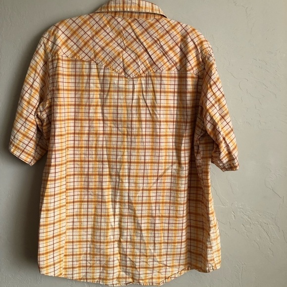 Western Trail Pearl Button Down Top - Picture 4 of 5